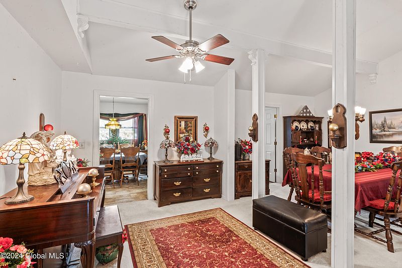 5th image of 39 Oakwood Boulevard