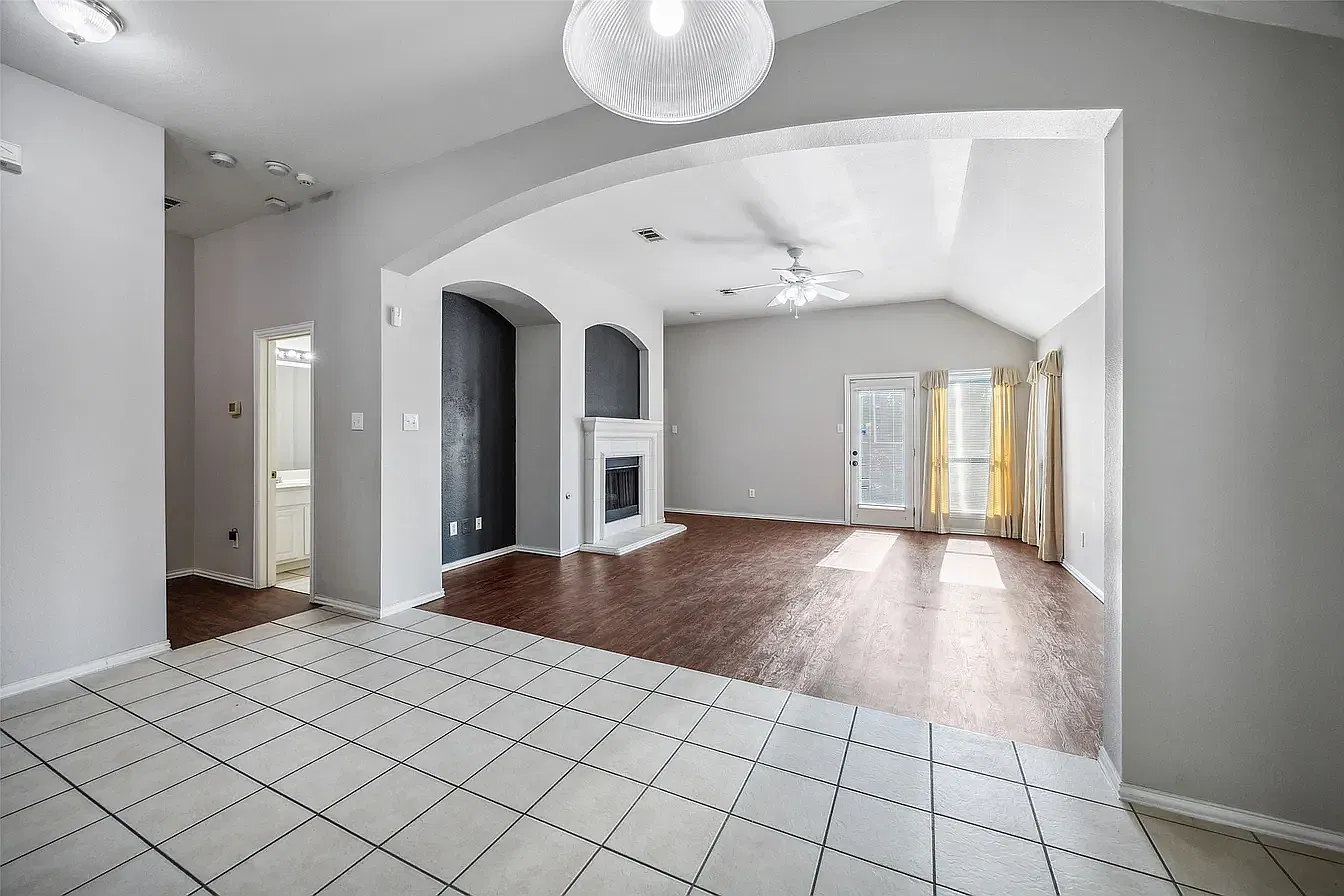Friendswood Dr, Fort Worth — Photo 4