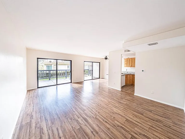 2374 Caringa Way — Photo 3