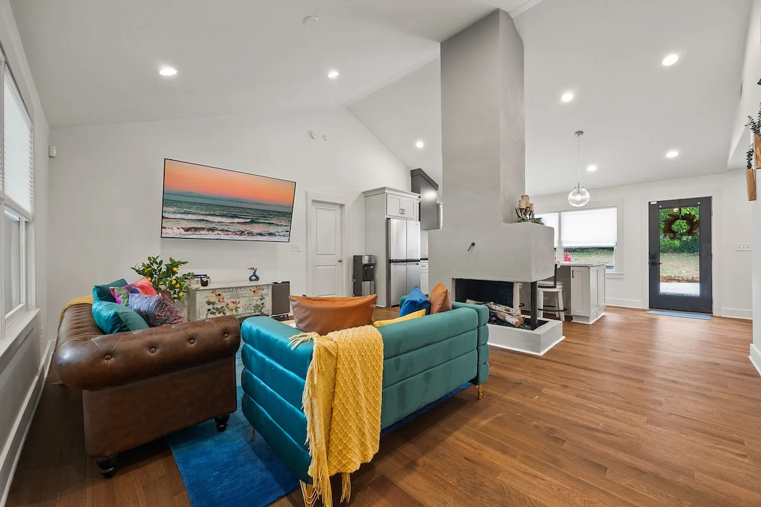 3 bed, 3.0 bath, $5,584 — Photo 1