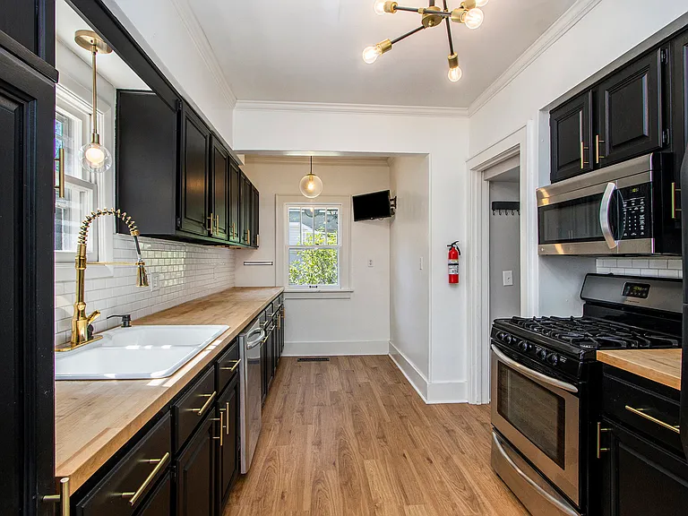 1110 Cambridge Dr — Photo 10