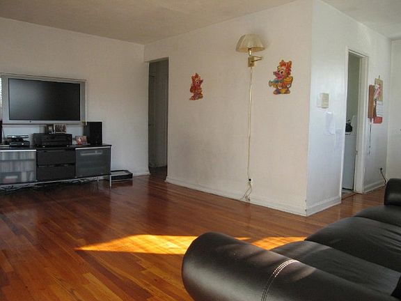 3rd image of 15027 Jewel Ave #1
