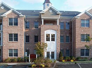 26 Zachary Way, Mount Arlington, NJ 07856