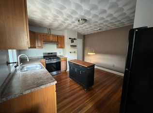 360-362 Weeden St APT 3-362, Pawtucket, RI 02860