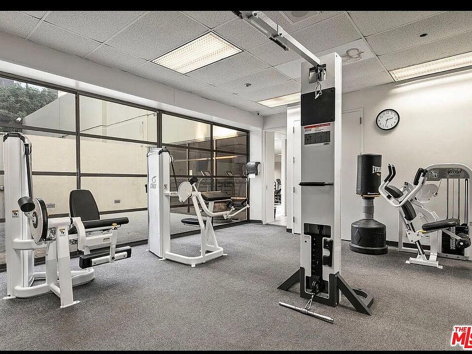 2nd image of 600 W 9th St APT 713