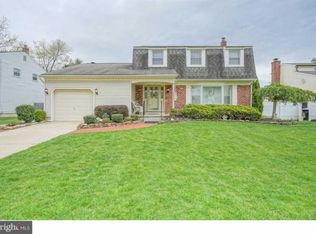 6 Candlestick Rd, Clementon, NJ 08021
