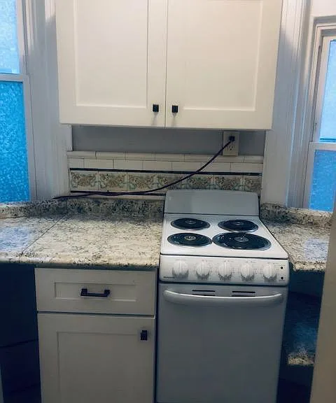 323 S 46th St #2F — Photo 11