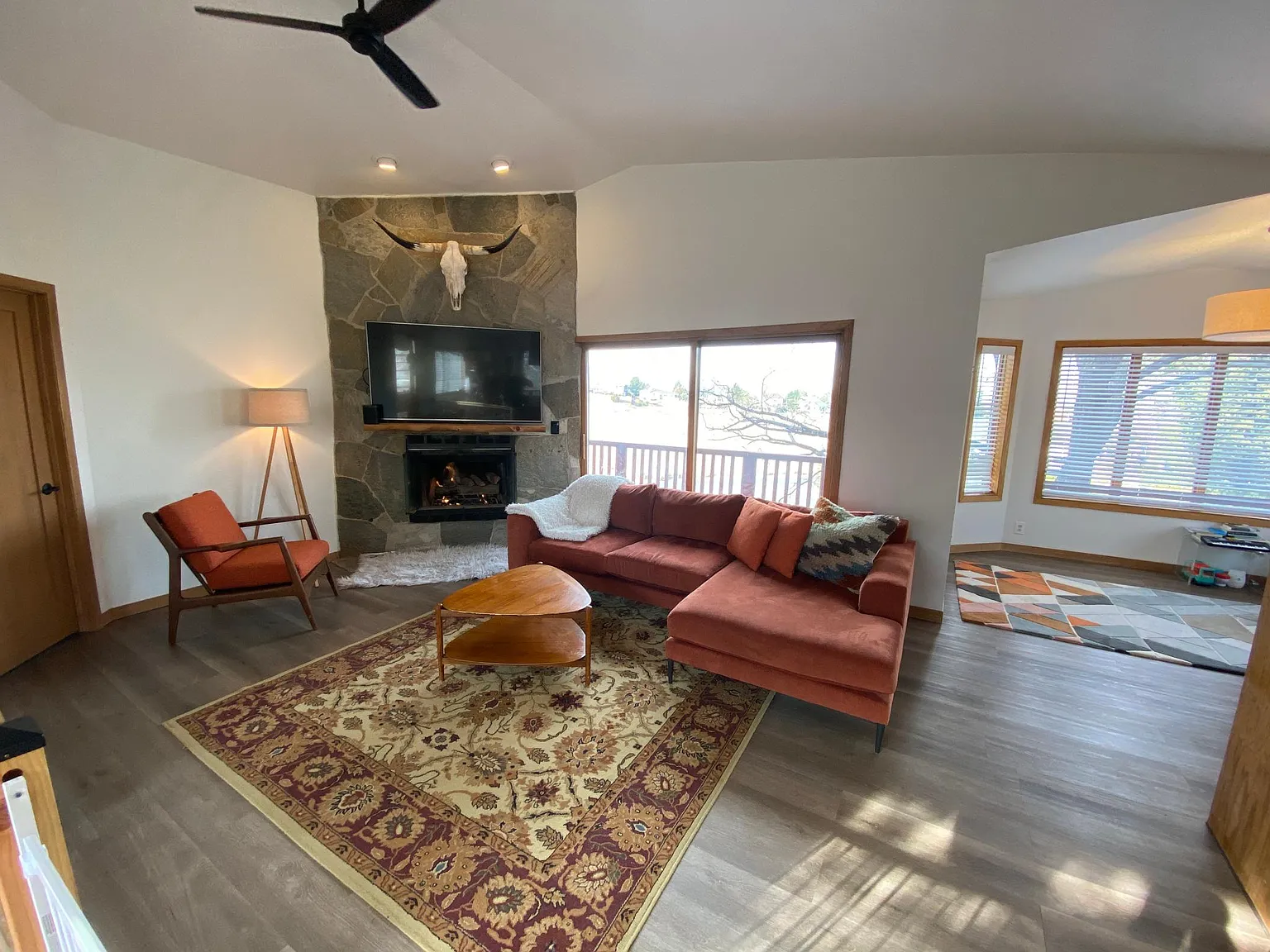 3580 Skyline View Dr — Photo 2