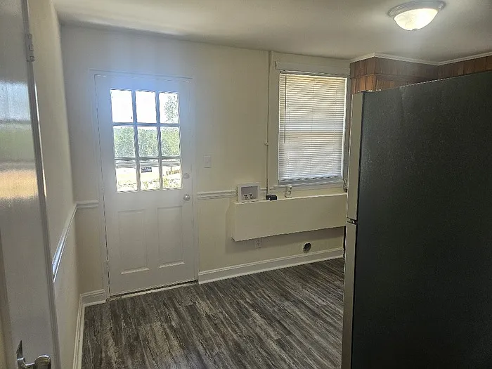 913 Old Edgefield Rd — Photo 5
