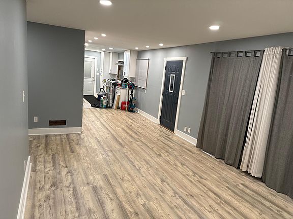 5th image of 2202 Francine Ave
