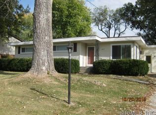 4817 Longview Ave, Godfrey, IL 62035