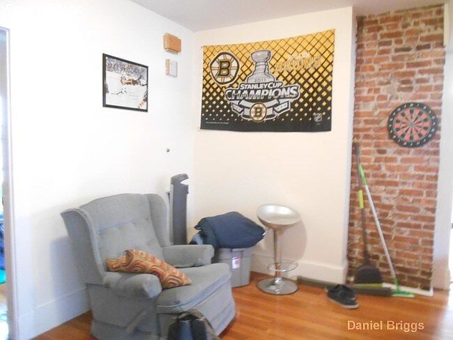 2nd image of 505 Washington St #2