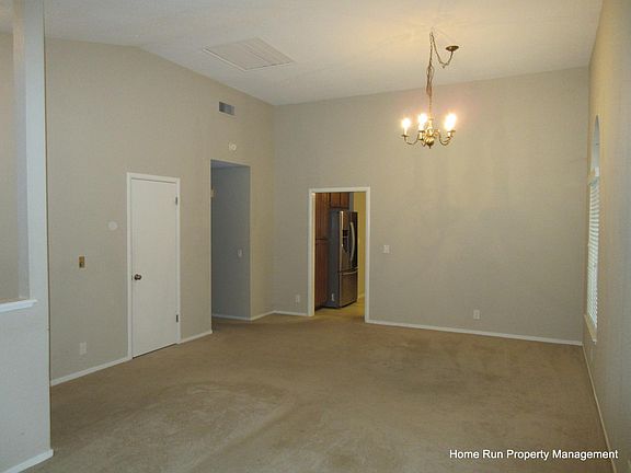 3rd image of 863 Fordham Dr