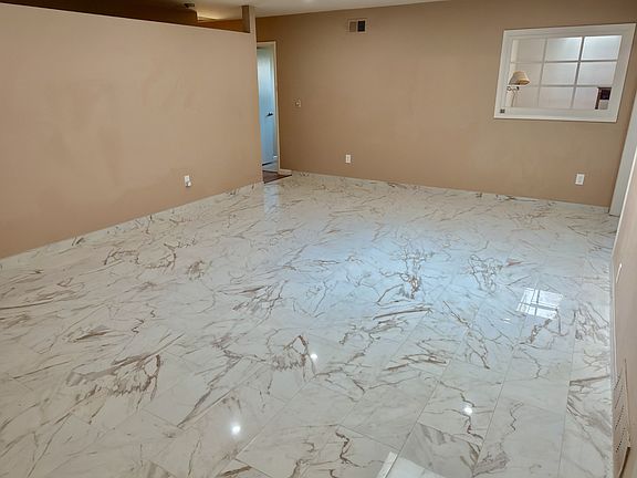 3rd image of 4635 Cobb Dr