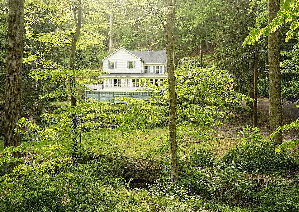 Private and picturesque lot