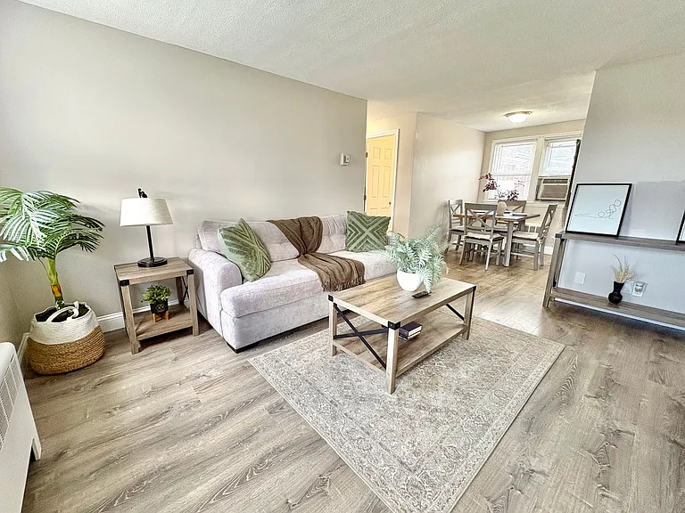 Shawomet Gardens Apartments — Photo 8