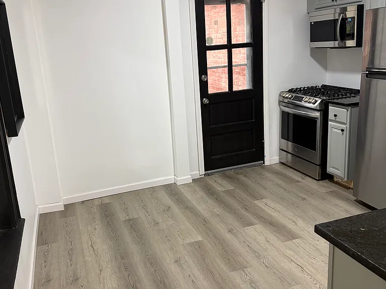 2854 Fairfield Ave #2 — Photo 9
