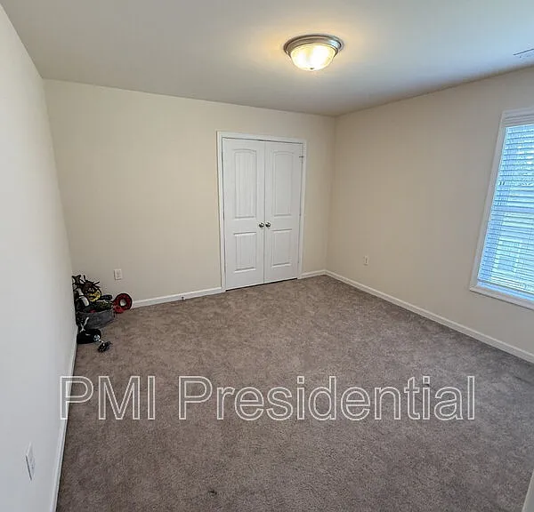 7044 Hepworth Dr — Photo 14