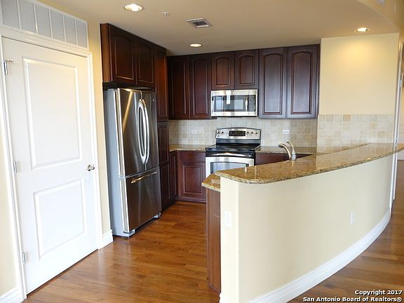 4th image of 215 North Ctr