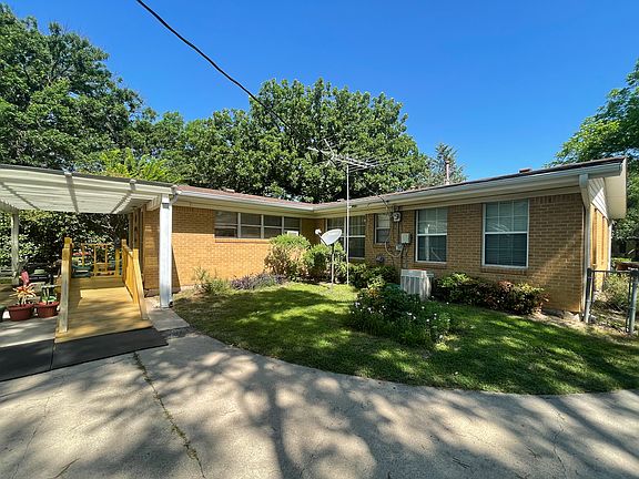 2nd image of 1419 Linden Dr