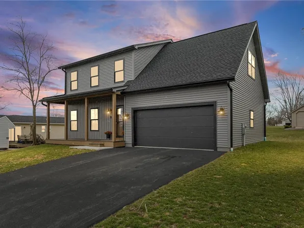 11 Berry Grove Ln, Brockport, NY 14420