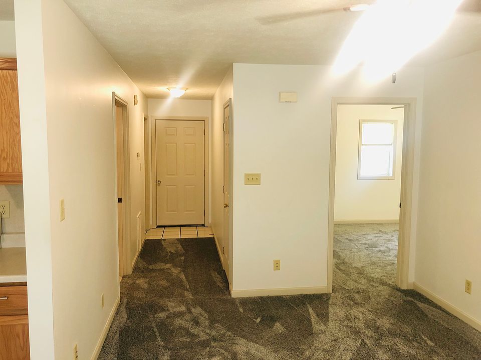 2nd image of 922 Lillie St #928