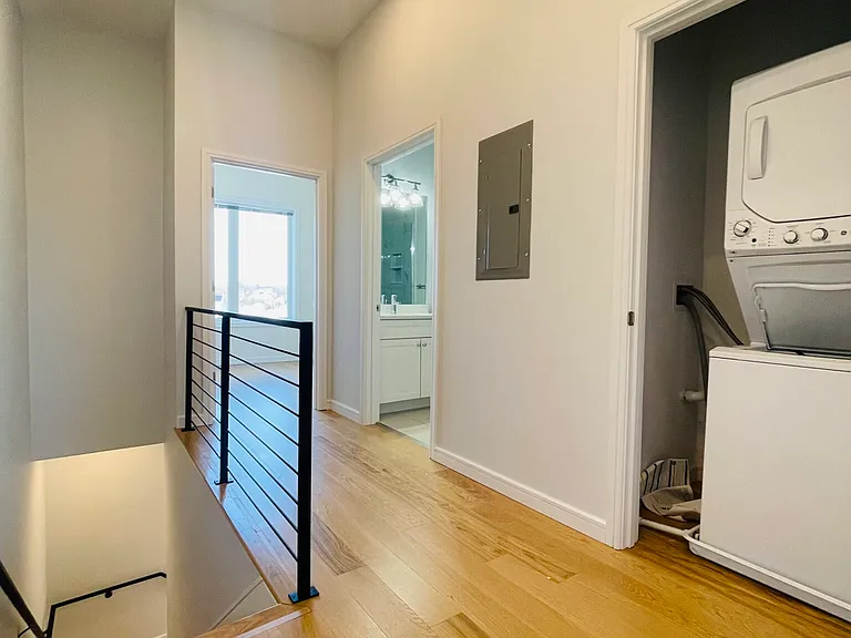 385 Pleasant St #6 — Photo 7