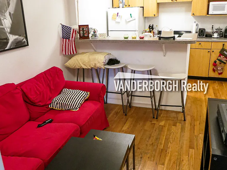 725 E 9th St #6B — Photo 7