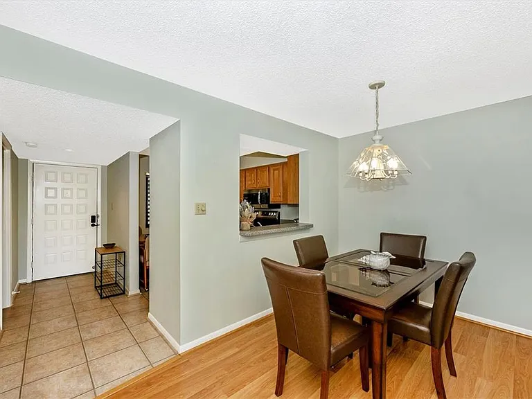 5219 Lake Village Dr #21 — Photo 18