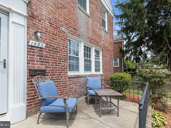 3rd image of 1823 Deveron Rd