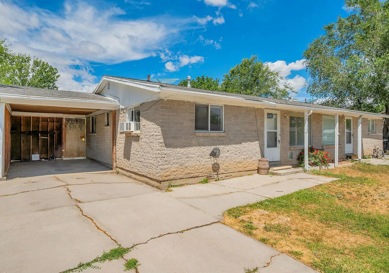 West Jordan Duplex W Carport Available Now!! — Photo 1