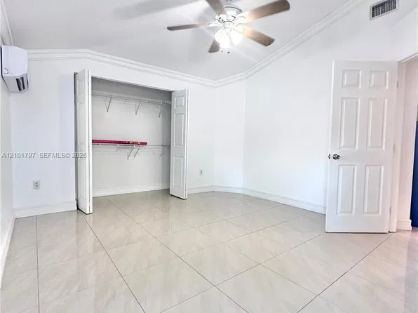 3465 NW 5th St, Miami, FL 33125