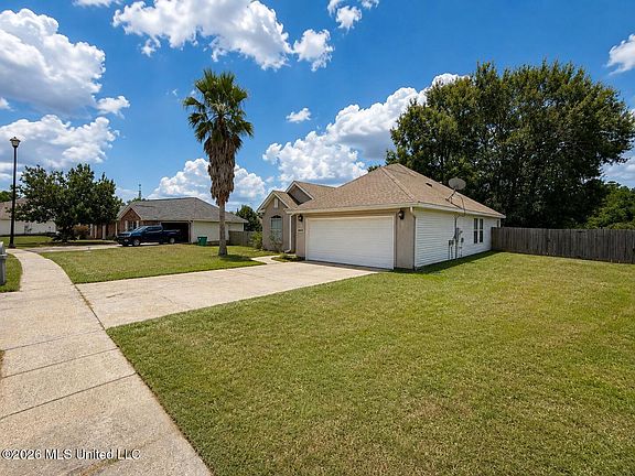 2nd image of 13653 Hidden Oaks Dr