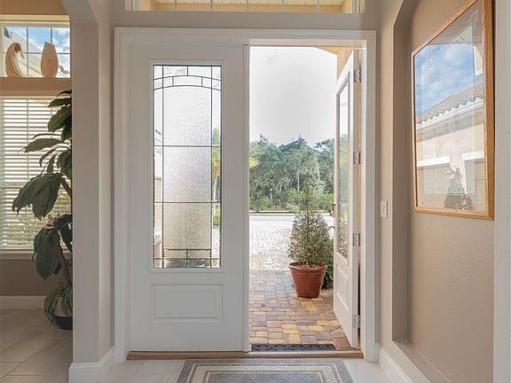 3rd image of 121 Barbella Cir