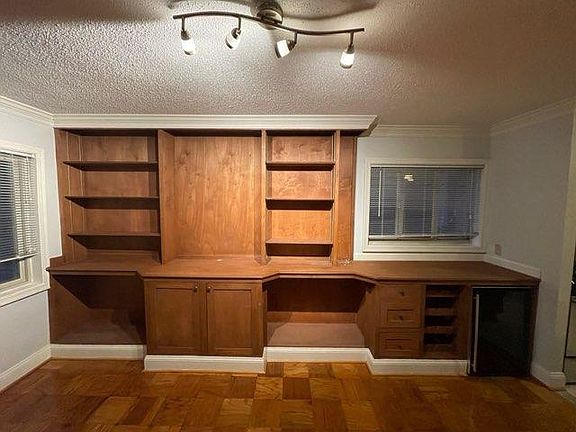4th image of 1415 N Oak St APT 101