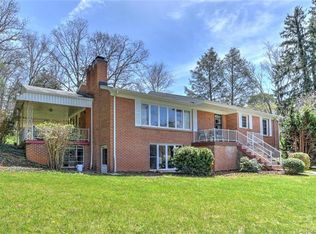 7 Chester Pl, Asheville, NC 28806