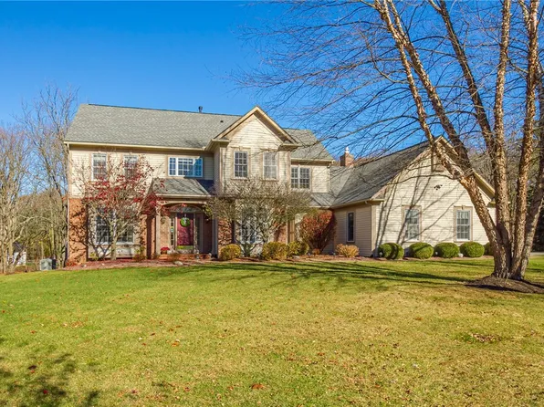 30 Parkview Manor Cir, Honeoye Falls, NY 14472