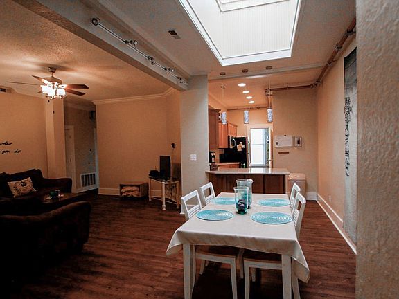 4th image of 1015 E Broadway #301
