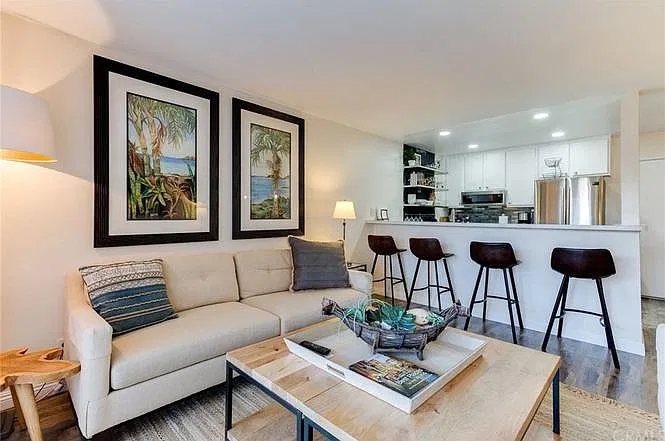 1 bed, 638 sqft, $2,350 — Photo 2