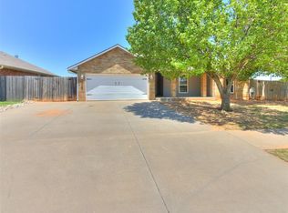 421 Madison Place Dr, Moore, OK 73160