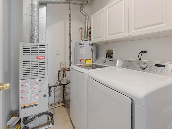 5th image of 1092 Hill Ave #1092