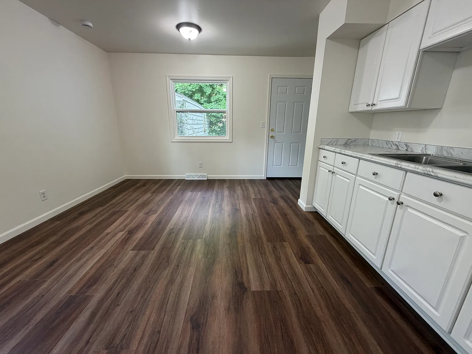 3 bed, 1250 sqft, $1,150 — Photo 4