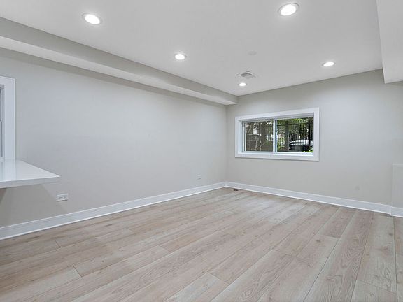 5th image of 1624 N Bell Ave APT G