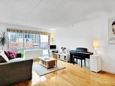 555 W 23rd St APT S8h, New York, NY, 10011