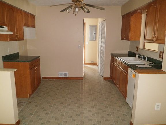 4th image of 5786 Beech Dr