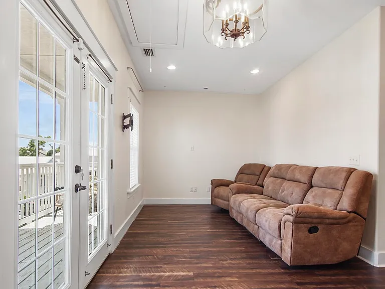 5806 Jasmine Ct — Photo 16