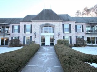 324 Russell Rd APT 201, Westfield, MA 01085