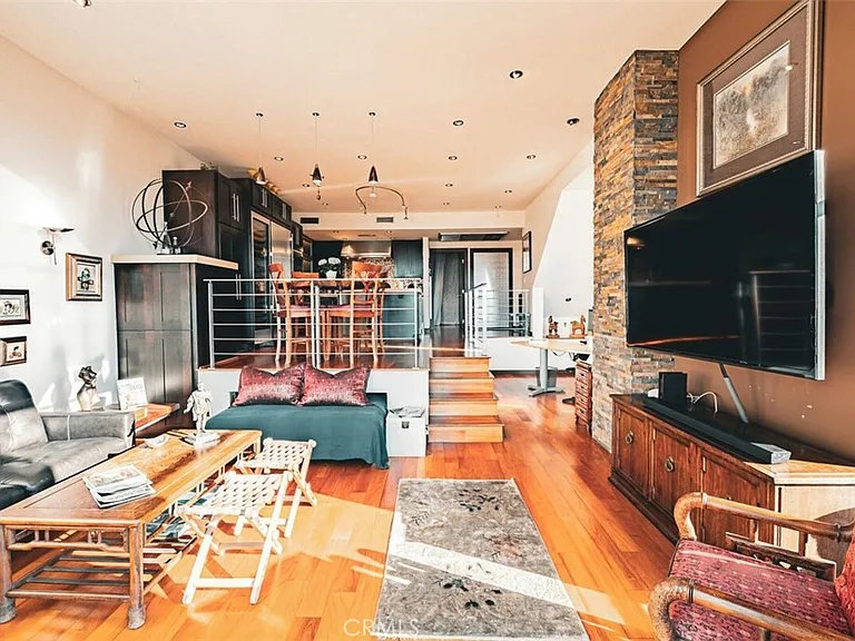 5327 Marina Pacifica Dr #KEY19 — Photo 3