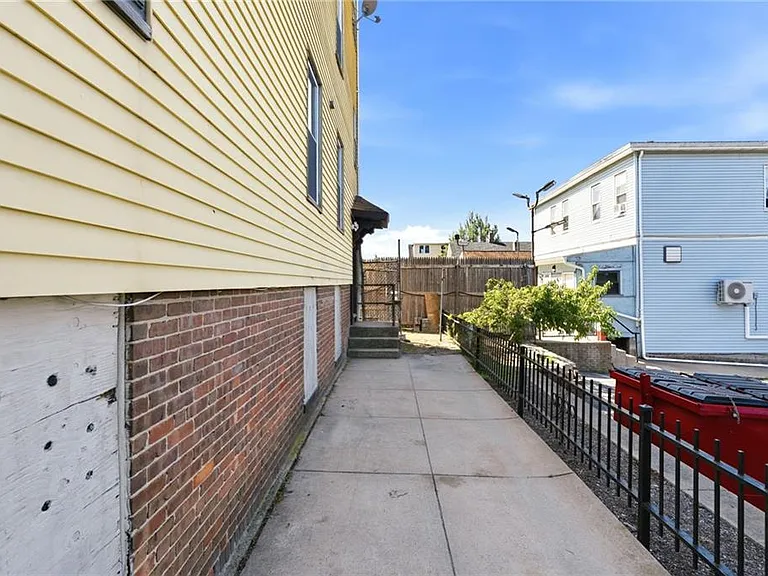 5 Peter St #1 — Photo 19