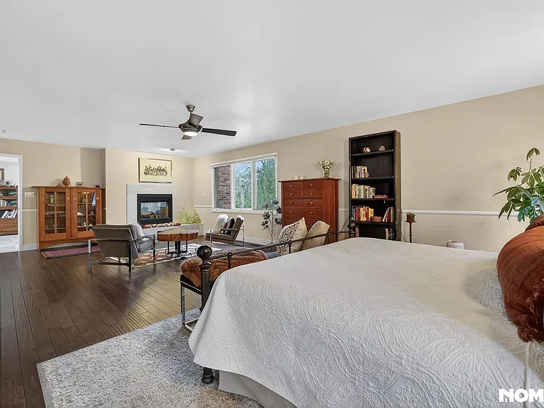 8433 Sawtooth Ln — Photo 11